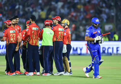 How Rohit Sharma's poor form with the bat is hurting Mumbai Indians' IPL 2025 campaign | Cricket News 1 121425454
