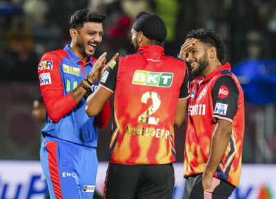 Watch: Delhi Capitals and Punjab Kings players arrive in Delhi from Dharamsala | Cricket News 1 Dharamshala Delhi Capitals captain Axar Patel with Punjab Kings players Arshd