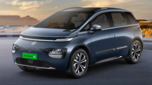 MG Windsor Pro Variant wise features with price explained
