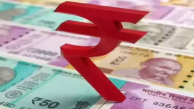 Currency watch: Rupee closes flat at 85.52 vs dollar, equities crash and oil spike limit gains 1 121809943